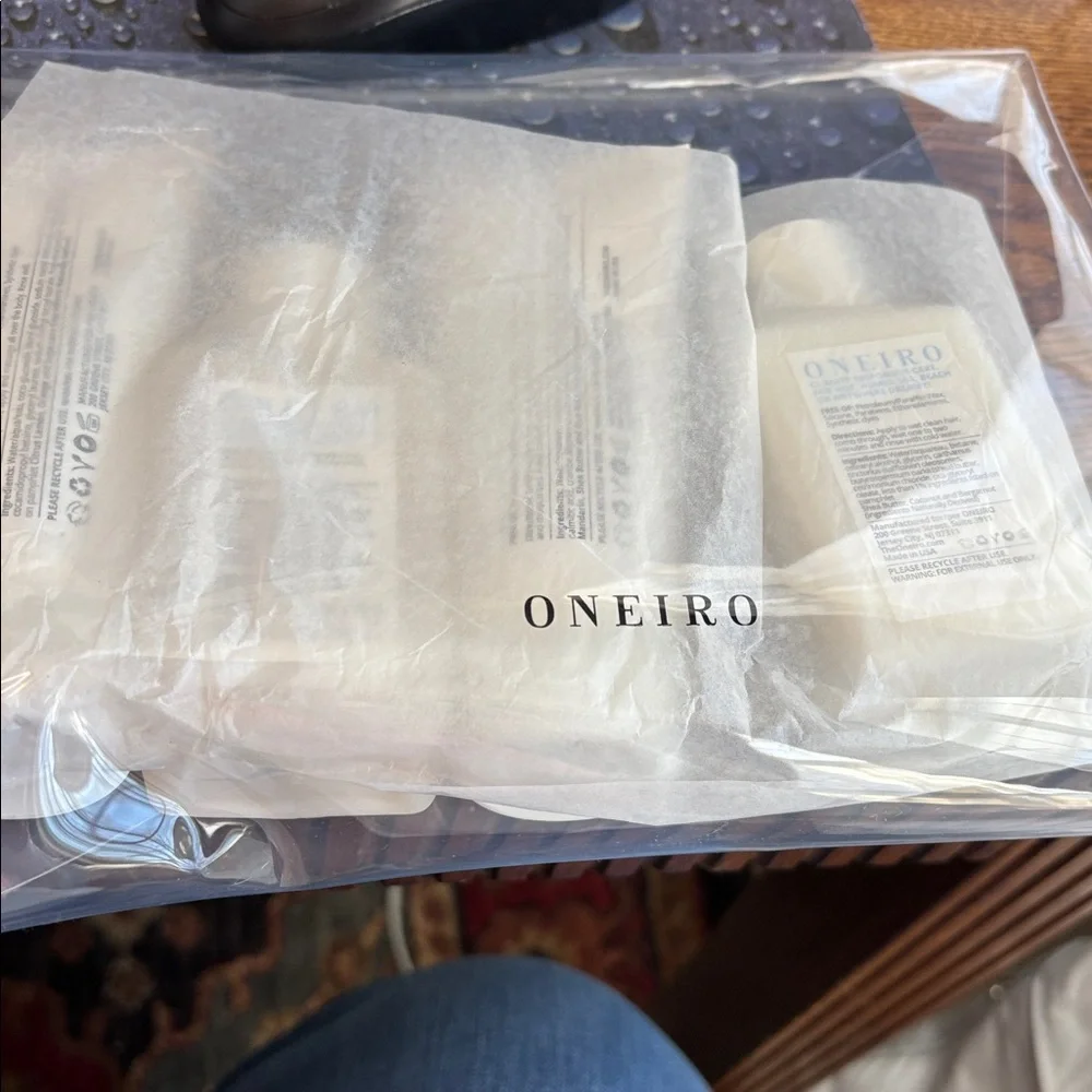 Oneiro Sunchasers Bath & Body Set - White